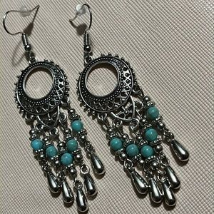 Silver-tone lightweight dangle earrings